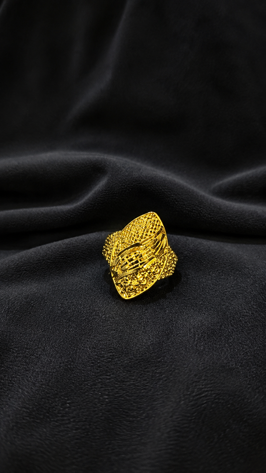Golden Royale Filigree Ring
