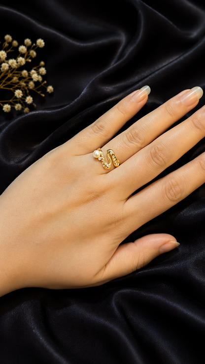 Golden Classic Pearl Ring