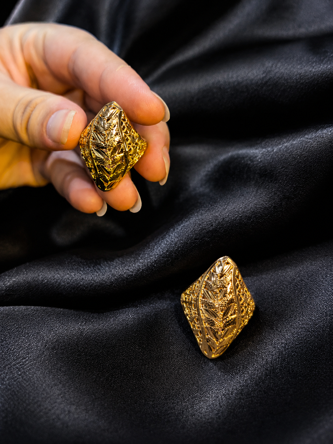 Golden Royal Leaf Ring